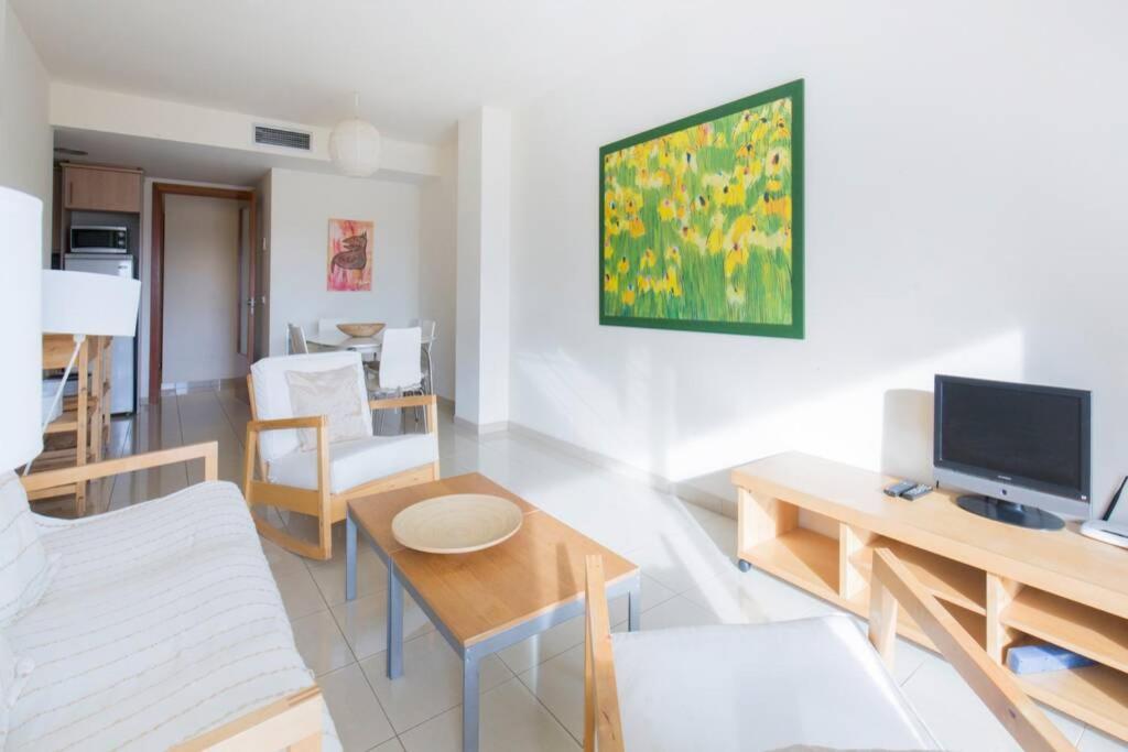 Beautiful Apartment 75M2 With View At The Beach, Pool, Parking Росас Экстерьер фото
