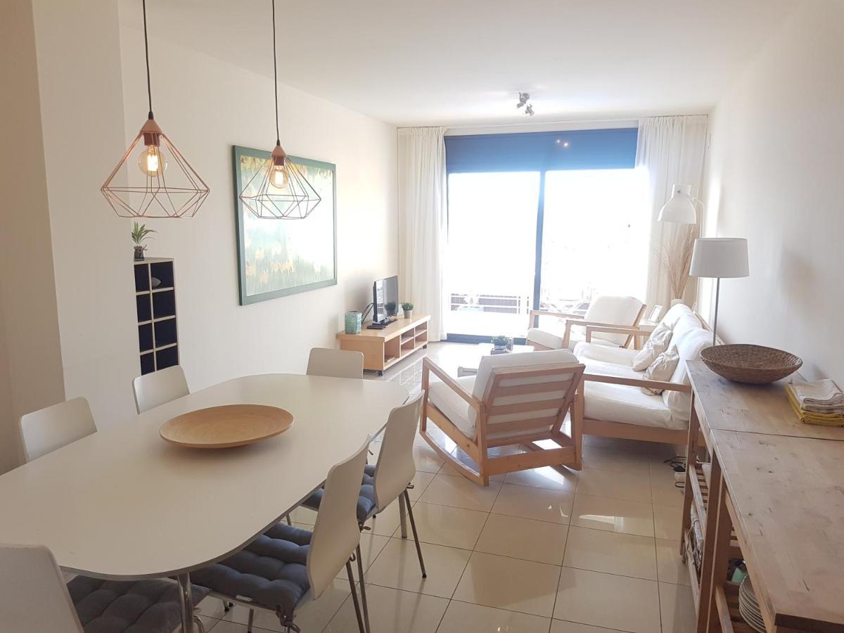 Beautiful Apartment 75M2 With View At The Beach, Pool, Parking Росас Экстерьер фото