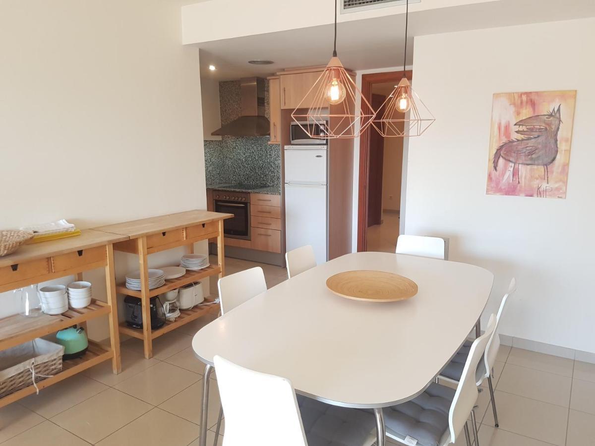 Beautiful Apartment 75M2 With View At The Beach, Pool, Parking Росас Экстерьер фото