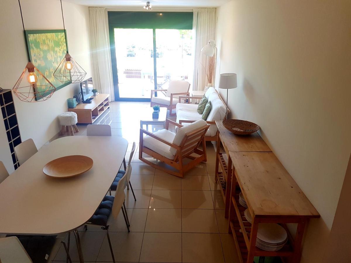 Beautiful Apartment 75M2 With View At The Beach, Pool, Parking Росас Экстерьер фото