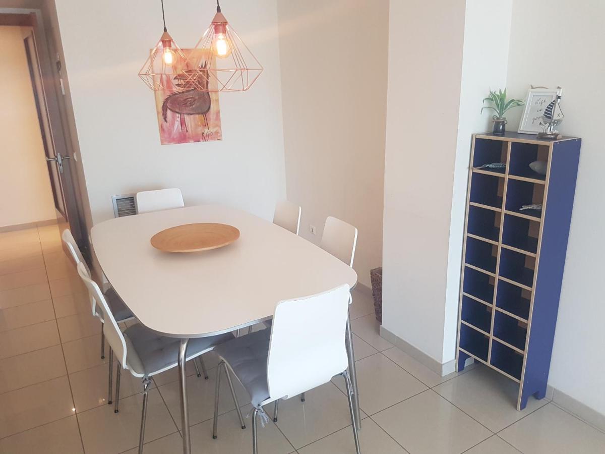 Beautiful Apartment 75M2 With View At The Beach, Pool, Parking Росас Экстерьер фото