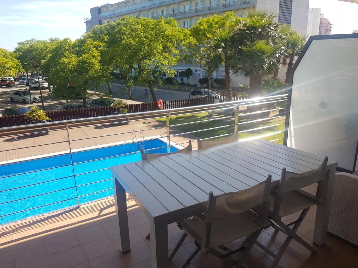 Beautiful Apartment 75M2 With View At The Beach, Pool, Parking Росас Экстерьер фото