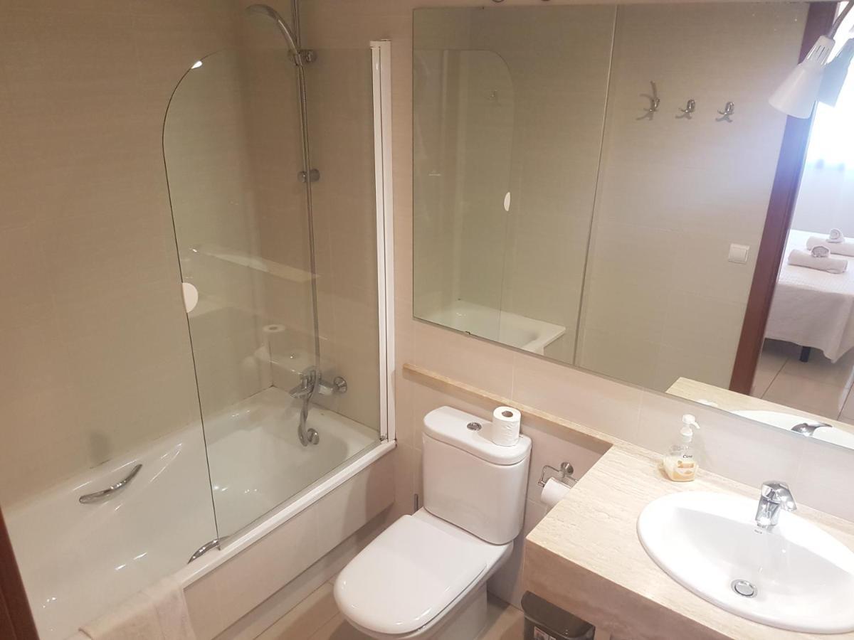 Beautiful Apartment 75M2 With View At The Beach, Pool, Parking Росас Экстерьер фото