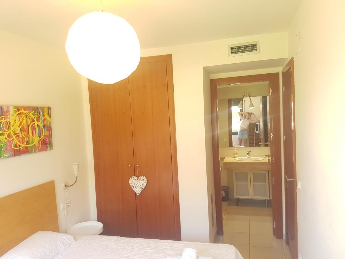 Beautiful Apartment 75M2 With View At The Beach, Pool, Parking Росас Экстерьер фото